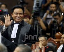 Umur Prabowo 72 Tahun, Yusril Minta MK Tolak Permohonan Pembatasan Usia Maksimal Capres - JPNN.com