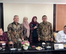 Batal Jenguk Ahmad Dhani, Mulan Jameela Sibuk Rapat dengan Fadli Zon - JPNN.com