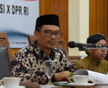Urusan Guru Ditarik ke Pusat, Presiden Jokowi Berwacana tanpa Kajian - JPNN.com