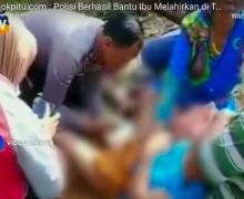 Viral! Aksi Heroik Ipda Handoko Bantu Persalinan di Tengah Hutan - JPNN.com