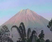 Jalur Pendakian Gunung Semeru Masih Ditutup untuk Pendaki - JPNN.com