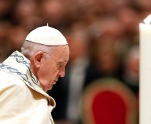 Kondisi Terus Memburuk, Paus Fransiskus Siapkan Surat Pengunduran Diri - JPNN.com