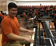 Jonathan Kuo Mainkan Karya Beethoven di Konser Sinfonietta 2020 - JPNN.com