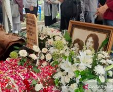 Damayanti Noor Dimakamkan Satu Liang Lahat Dengan Chrisye - JPNN.com