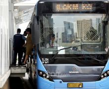 KSPI Demo UMP Jakarta, Transjakarta Alihkan Sejumlah Rute Bus - JPNN.com