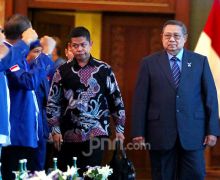 Sepertinya Papa SBY Sedang Pusing dan Kian Terbawa Perasaan - JPNN.com