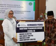 Dukung Pendidikan Pesantren, Menaker Sumbang APD Covid-19 - JPNN.com