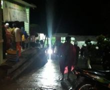 Puluhan Warga Lebak Tersambar Petir Saat Asyik Nonton Bola, Ada yang Tewas - JPNN.com