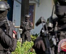 Teroris Kalang Kabut, Serang Densus 88 Antiteror dengan Parang, Dorr! - JPNN.com