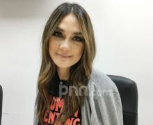 Pamer Cincin Berlian, Luna Maya Sudah Dilamar? - JPNN.com