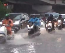 Seharian Hujan Badai, Malam Ini Warga Jabodetabek Masih Harus Waspada - JPNN.com