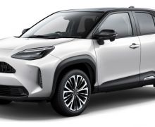 Toyota Yaris Cross HEV Raih Most Worthy Car di Ajang Uzone Choice Award 2024 - JPNN.com