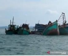 Lima Kapal Asing Ditenggelamkan Kejaksaan di Laut Kepri, Satu dari Malaysia Selamat Tinggal! - JPNN.com