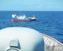 Ada Kapal Asing di Laut Natuna, Kolonel Binsar Mengeluarkan Perintah, KRI Bermanuver, Tegang - JPNN.com