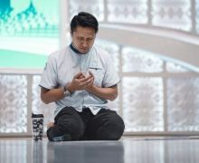 Bang Sapri & Ustaz Tengku Zulkarnain Meninggal di Hari yang Sama, Arie Untung Bilang Begini - JPNN.com