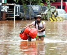 Banjir di Cimanggung Sumedang Berangsur Surut - JPNN.com