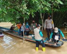 Pak Camat Sebut Banjir Parah di Perbatasan Akibat Kiriman Air dari Malaysia - JPNN.com
