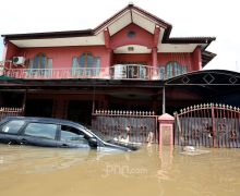 Mobil Terendam Banjir, Jangan Panik! Lakukan 4 Hal Ini - JPNN.com