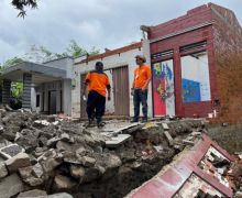PT Pos Indonesia Salurkan BST kepada Korban Bencana Longsor di Purwakarta - JPNN.com