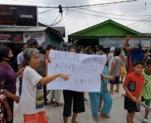 Keluarga Korban Pembunuhan Berunjuk Rasa Tuntut Aipda RS Dihukum Mati - JPNN.com