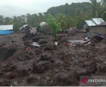 Badai Siklon Seroja Menghancurkan Rumah Warga di Kupang - JPNN.com