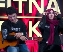 Dewi Perssik Tiduran di Paha Aldi Taher, Salsabilih Cemburu - JPNN.com