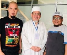 Berduka Atas Meninggalnya Tengku Zulkarnain, Ahmad Dhani Teringat Kejadian di LP Cipinang - JPNN.com