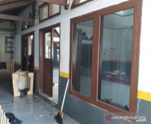 Masjid di Garut Dirusak, Kaca Pecah, Pelaku Naik Mobil - JPNN.com