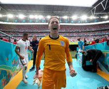Jordan Pickford Raih Gelar Sarung Tangan Emas Euro 2020 - JPNN.com