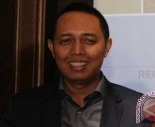 Projo Ingin Masa Jabatan Jokowi Seperti PM, Hasan Cyrus: Bisa Jatuh Kapan Saja - JPNN.com
