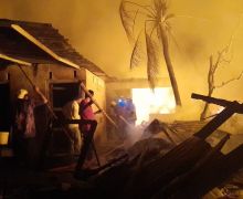 35 Rumah di Bekasi Ludes Terbakar, Damkar DKI Jakarta - JPNN.com