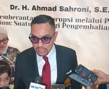 Kaji Pemberantasan Korupsi melalui Prinsip Ultimum Remedium, Ahmad Sahroni Raih Gelar Doktor - JPNN.com