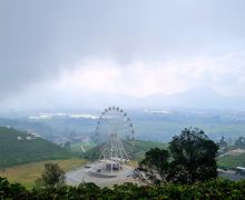 Melihat Keindahan Kebun Teh Pangalengan dari Atas Bianglala Raksasa, Konon Tertinggi se-Asia - JPNN.com