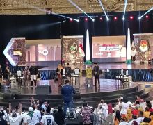 Khofifah Singgung Visi Misi Prabowo-Gibran di Debat Perdana Pilgub Jatim - JPNN.com