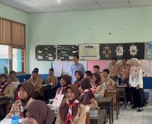 Gibran Lagi-lagi Tinjau Makan Siang Gratis, Siswa Bilang Begini - JPNN.com