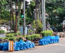 Proyek Galian Kabel Pemkot Bandung Memakan Korban, Pengendara Motor Terluka - JPNN.com