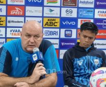 Kalah dari Dewa United, Pelatih Persib: Mereka Punya Gelandang Terbaik di Liga - JPNN.com