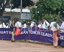 Massa Dosen ASN Kemdiktisaintek Tertahan di Patung Kuda, Tuntutannya Hanya Dua  - JPNN.com