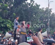 Demo Indonesia Gelap, Mahasiswa Teriak Omon-Omon ke Menteri Utusan Prabowo - JPNN.com