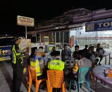 Bangun Kedekatan Polisi dan Masyarakat, Polres Siak Gelar Sahur On The Road - JPNN.com