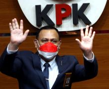 Jokowi Tolak Teken Pemberhentian Firli Bahuri Sebagai Komisioner KPK - JPNN.com