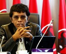 Soal Sikap Ketum PDIP Tentang Hak Angket, Adian: Keberanian Ibu Megawati Sama Seperti 25 Tahun Lalu - JPNN.com