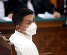 Tok, Tok, Chuck Putranto Divonis Satu Tahun Penjara - JPNN.com