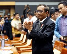 Mahfud Tegak Lurus dengan Konstitusi, Tak Mungkin Terima Pemakzulan Jokowi - JPNN.com