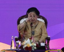 Desmond Blak-blakan, Lebih Percaya Jokowi Dibandingkan Megawati, Waduh - JPNN.com