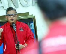 Hasto Terima Laporan, Ada Paket Bansos Ditumpuk di Kantor Golkar Yogyakarta  - JPNN.com