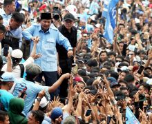 Prabowo Menerima Pangkat Jenderal Kehormatan, Muzani: Kami Kader Gerindra Merasa Bangga - JPNN.com