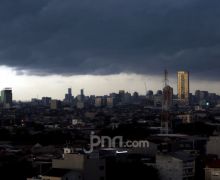 Prakiraan Cuaca BMKG: Seluruh DKI Jakarta Berawan di Minggu Pagi - JPNN.com