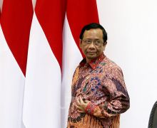 Mundur dari Menko Polhukam karena Etika, Mahfud Ogah Bahas Menteri Jadi Capres - JPNN.com