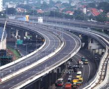 Lalu Lintas Padat, Jasa Marga Terapkan Contraflow di KM 47-65 Tol Jakarta-Cikampek - JPNN.com